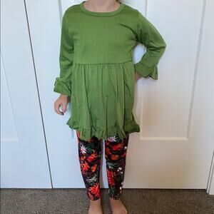 Girls 3t Green Ruffle Long Sleeved With Leaf Print Pants Fall Outfit